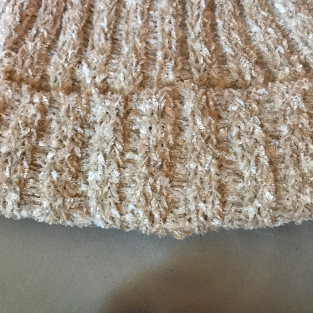Winter hat - Picture 2 of 2